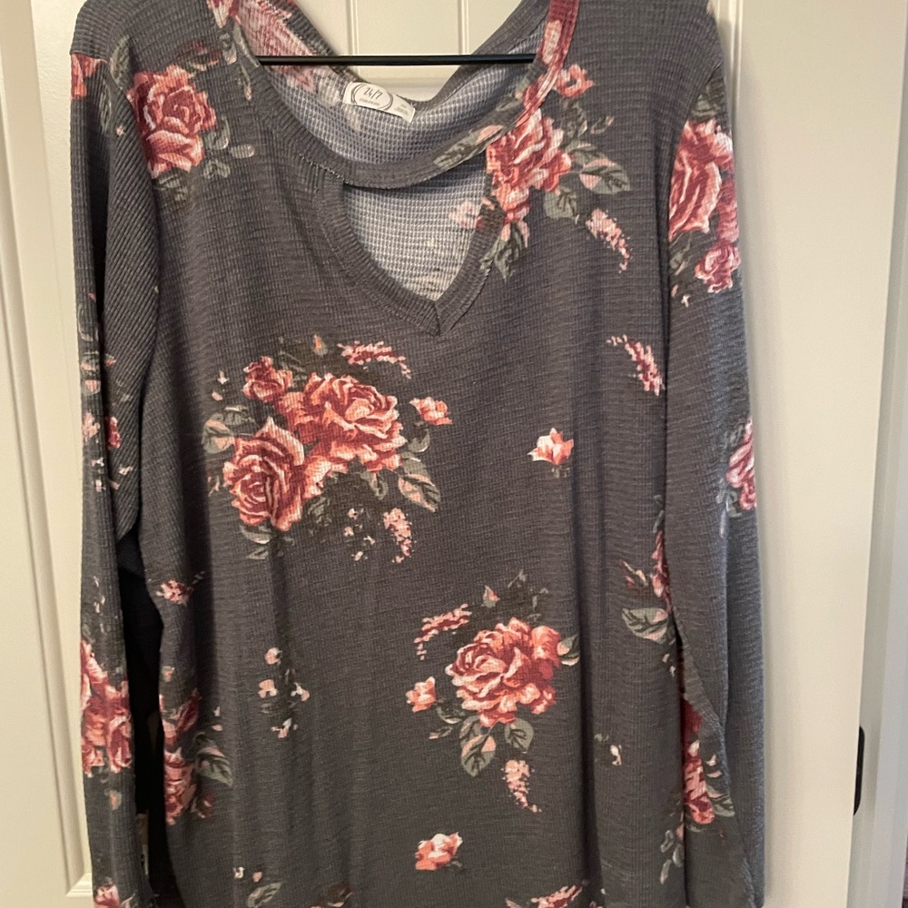 Plus size Maurices top